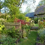 La Bergerie: Maison Ancienne Avec Jardin Anglais, 2 - Fr-1-497-35 Hébergement de vacances Sainte-Opportune