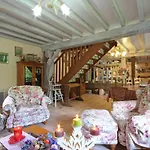 La Bergerie: Maison Ancienne Avec Jardin Anglais, 2 - Fr-1-497-35 * Sainte-Opportune