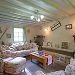 Hébergement de vacances La Bergerie: Maison Ancienne Avec Jardin Anglais, 2 - Fr-1-497-35 *