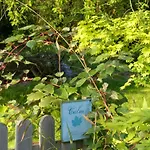 La Bergerie: Maison Ancienne Avec Jardin Anglais, 2 - Fr-1-497-35 * Sainte-Opportune