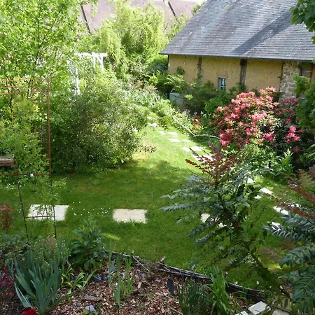 La Bergerie: Maison Ancienne Avec Jardin Anglais, 2 * Sainte-Opportune