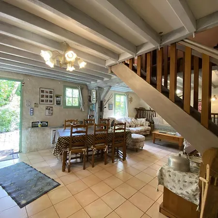 La Bergerie: Maison Ancienne Avec Jardin Anglais, 2 - Fr-1-497-35 *