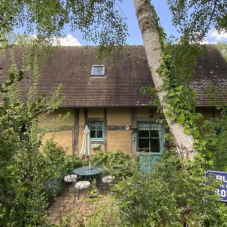 Casa vacanze La Bergerie: Maison Ancienne Avec Jardin Anglais, 2 - Fr-1-497-35 *