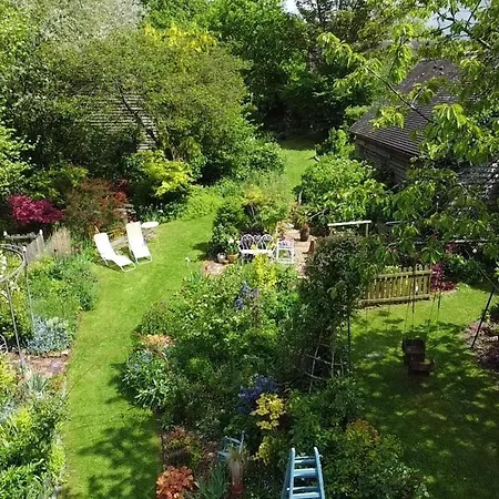 La Bergerie: Maison Ancienne Avec Jardin Anglais, 2 - Fr-1-497-35 Feriehus Sainte-Opportune