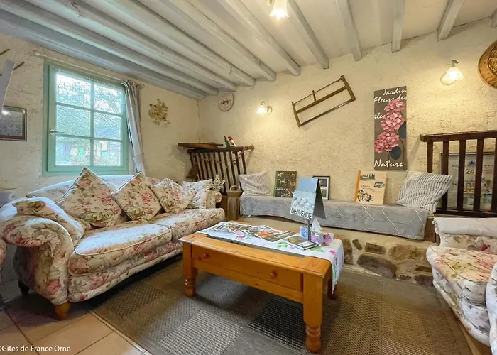 La Bergerie: Maison Ancienne Avec Jardin Anglais, 2 - Fr-1-497-35 Sainte-Opportune