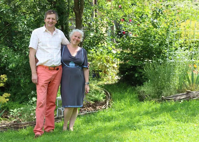 La Bergerie: Maison Ancienne Avec Jardin Anglais, 2 - Fr-1-497-35 * Sainte-Opportune